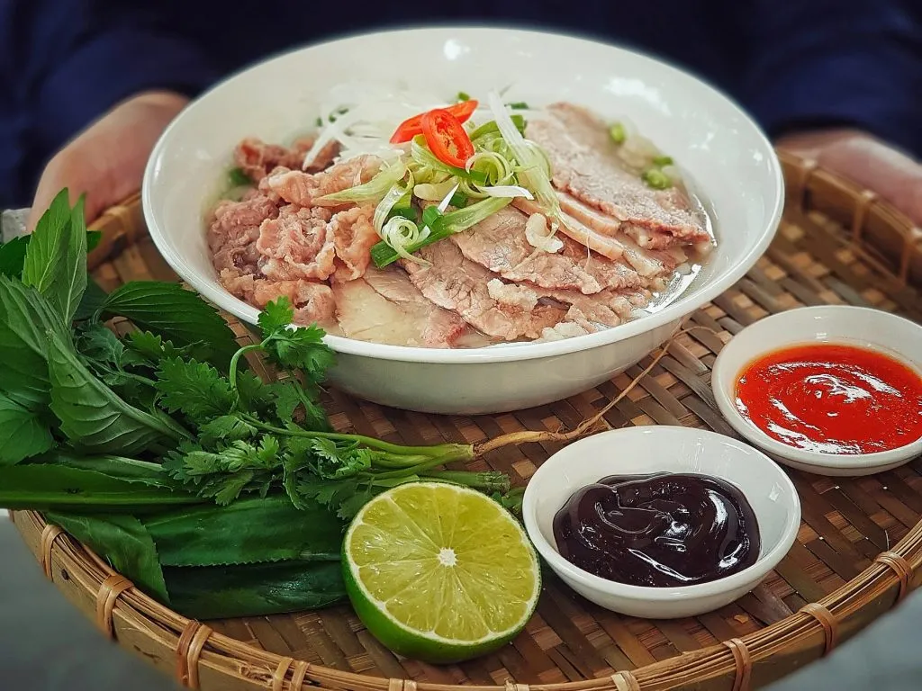 Thành Phần Dinh Dưỡng Cơ Bản Trong Một Bát Phở