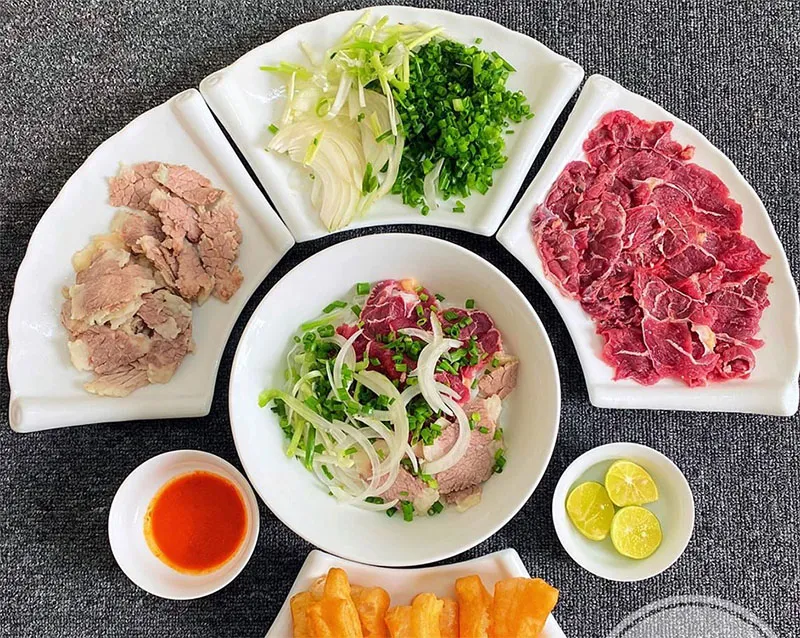 Cách Nấu Phở Bò Chuẩn Vị Tại Nhà: Bí Quyết Từ A Đến Z