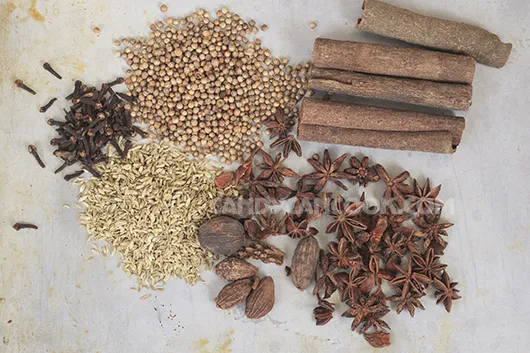 Bí quyết lựa chọn và sử dụng gia vị nấu phở
