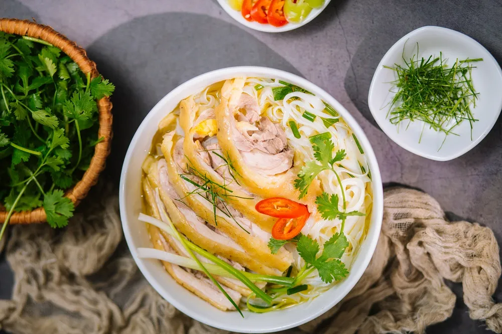 Tại Sao Phở Gà Ta Lại "Gây Thương Nhớ"?
