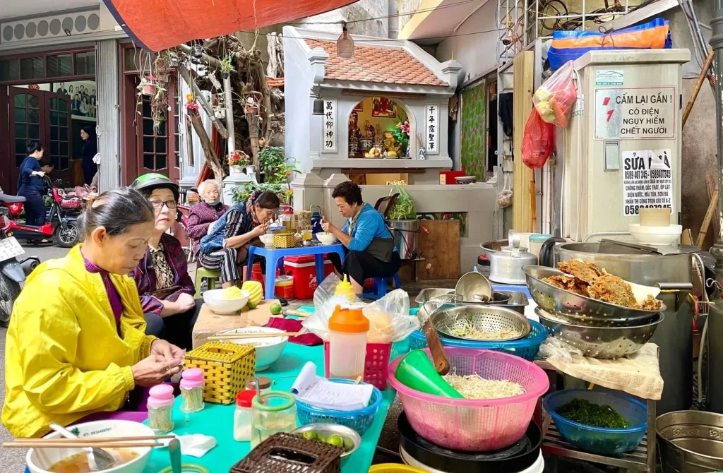 Nguồn gốc của phở: Một món ăn đường phố ra đời