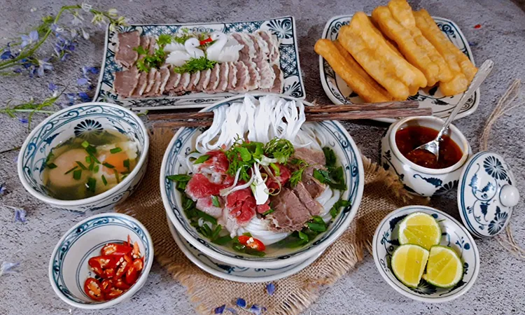 Tại sao bạn nên thử tự nấu phở tại nhà?