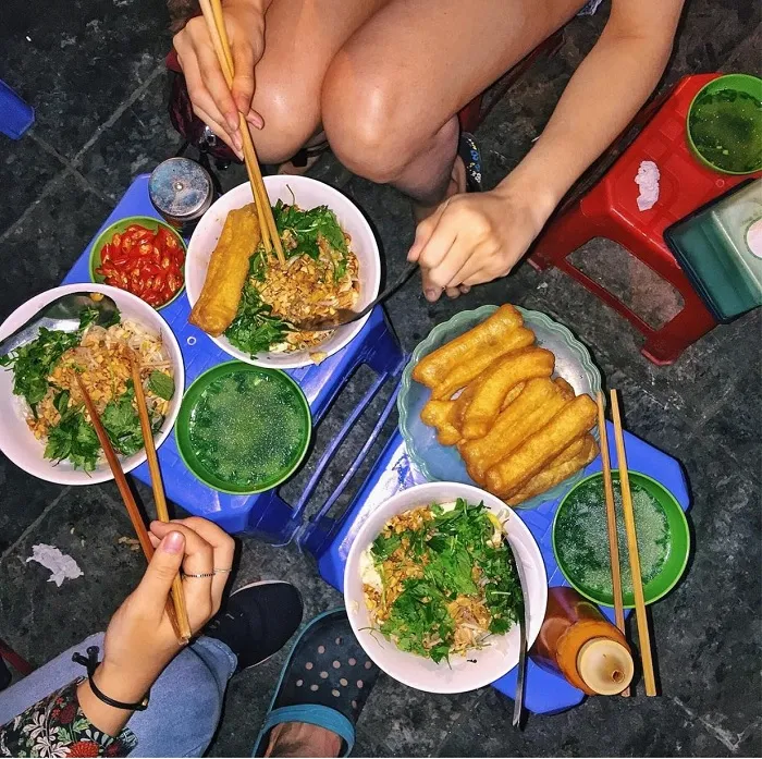 Bí quyết thưởng thức phở đêm ngon hơn